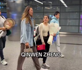 DG视讯官网平台中东赛季加油！郑钦文抵达多哈，备战WTA1000卡塔尔多哈公开赛