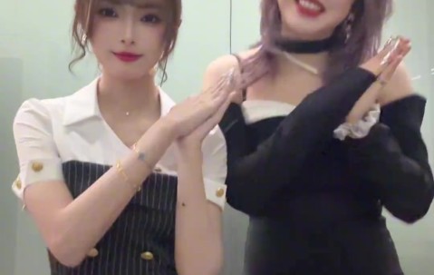 DB真人旗舰LPL主持泱泱分享与白杨合拍视频：爱出发！瓦区撸区一起发出发