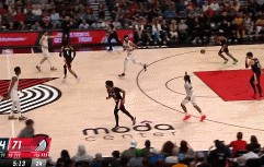 DB电子官网再度起飞！谢顿-夏普接队友超远距离传球空接暴扣