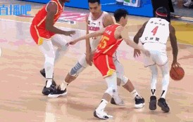 DB视讯官方登录入口血亏！萨姆纳上篮得手想要2+1 但抱怨吃到技犯变成2-1