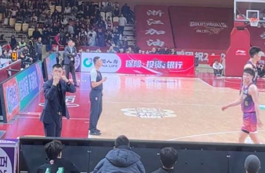 DB真人旗舰媒体人：CBA对辽宁&浙江就“四冠手势”一事提出书面警告⚠️