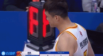 DB电子官网啥也没干被驱逐!周鹏:为季后赛努力 今天又创造了个第一次🤷